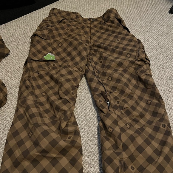 Button Men’s checkered ski suit in size XL - Picture 6 of 9